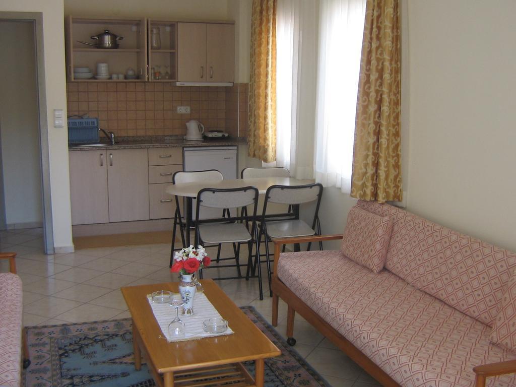 Arya Otel Marmaris Esterno foto