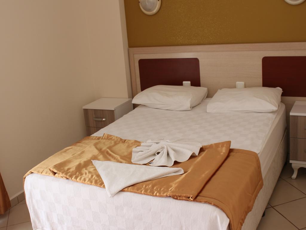 Arya Otel Marmaris Esterno foto